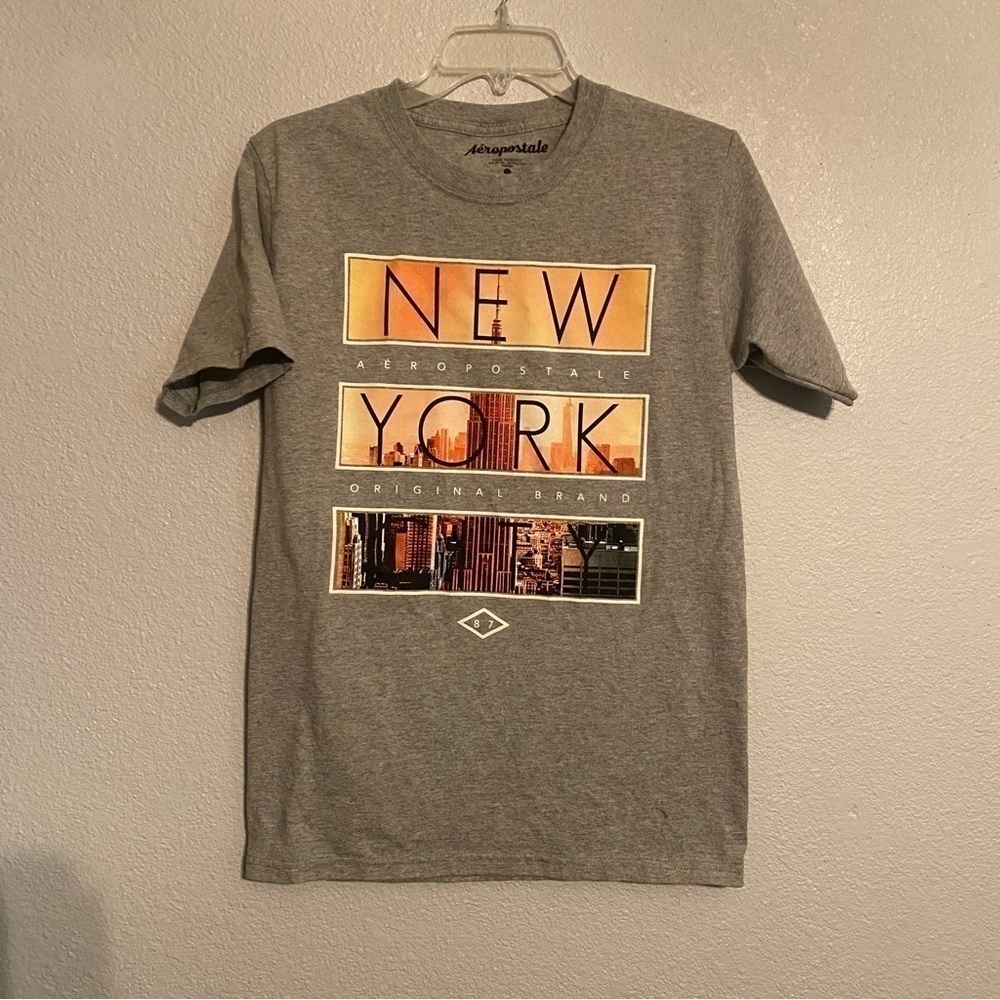 New York City Original Brand Graphic Tee
In good condition and shape size S